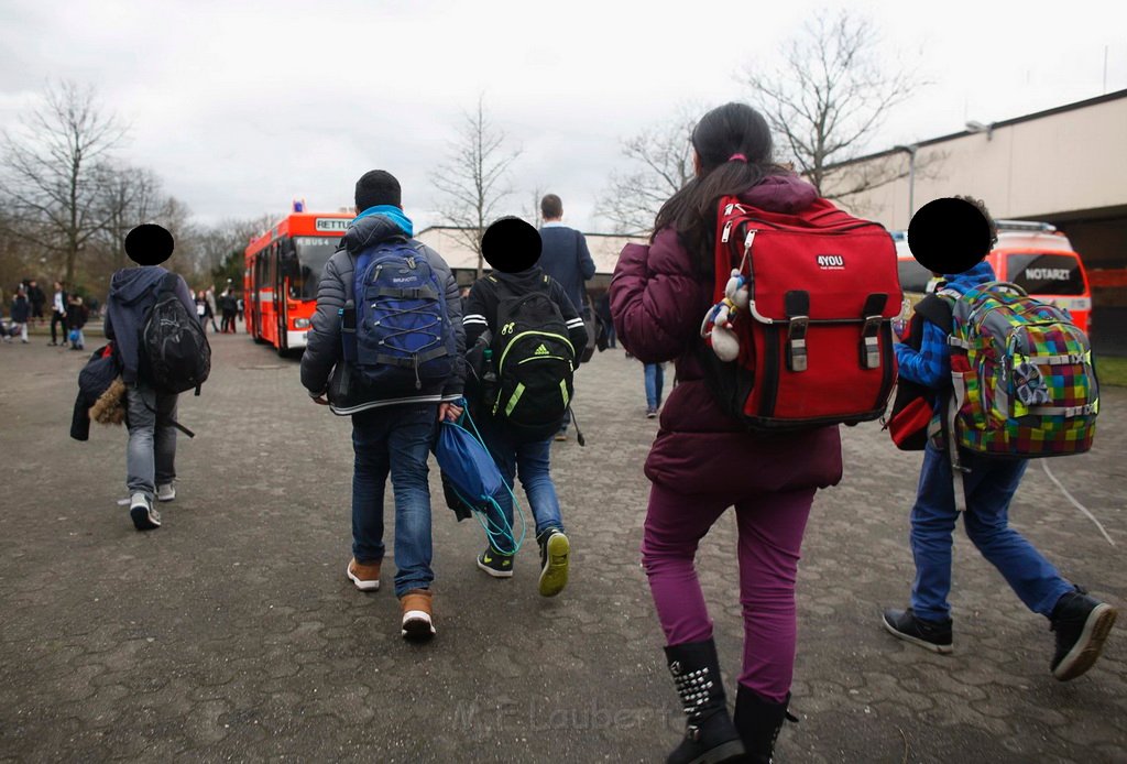 Reizgas gesprueht Schule Koeln Chorweiler Merienstr P18.JPG